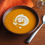 Comida a domicilio - Crema de calabaza con queso crema y nuez moscada