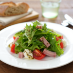 Comida a domicilio - Ensalada verde con jamón york y mozzarella