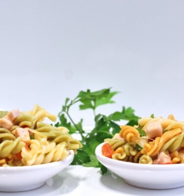 Ensalada de pasta con pavo y verdura de La Grosella - copia