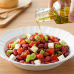 Comida a domicilio - Ensalada de alubias rojas con queso latino