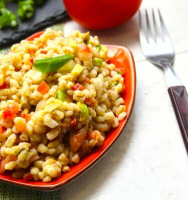 Ensalada-de-trigo-tierno-con-salmón-de-La-Grosella