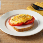 Comida a domicilio - Lomo gratinado con tomate natural y alioli