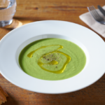 Comida a domicilio - Gazpacho verde de aguacate y calabacín