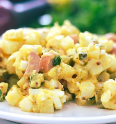 Ensaladilla alemana con salchicha ahumada de La Grosella