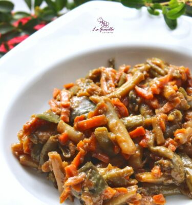 Salteado campestre con soja emplatado de La Grosella