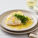 Comida a domicilio - Corvina al vapor con salsa menier