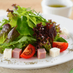 Comida a domicilio - Ensalada verde con jamón york y mozzarella