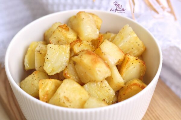Patatas en dados con pimienta extra