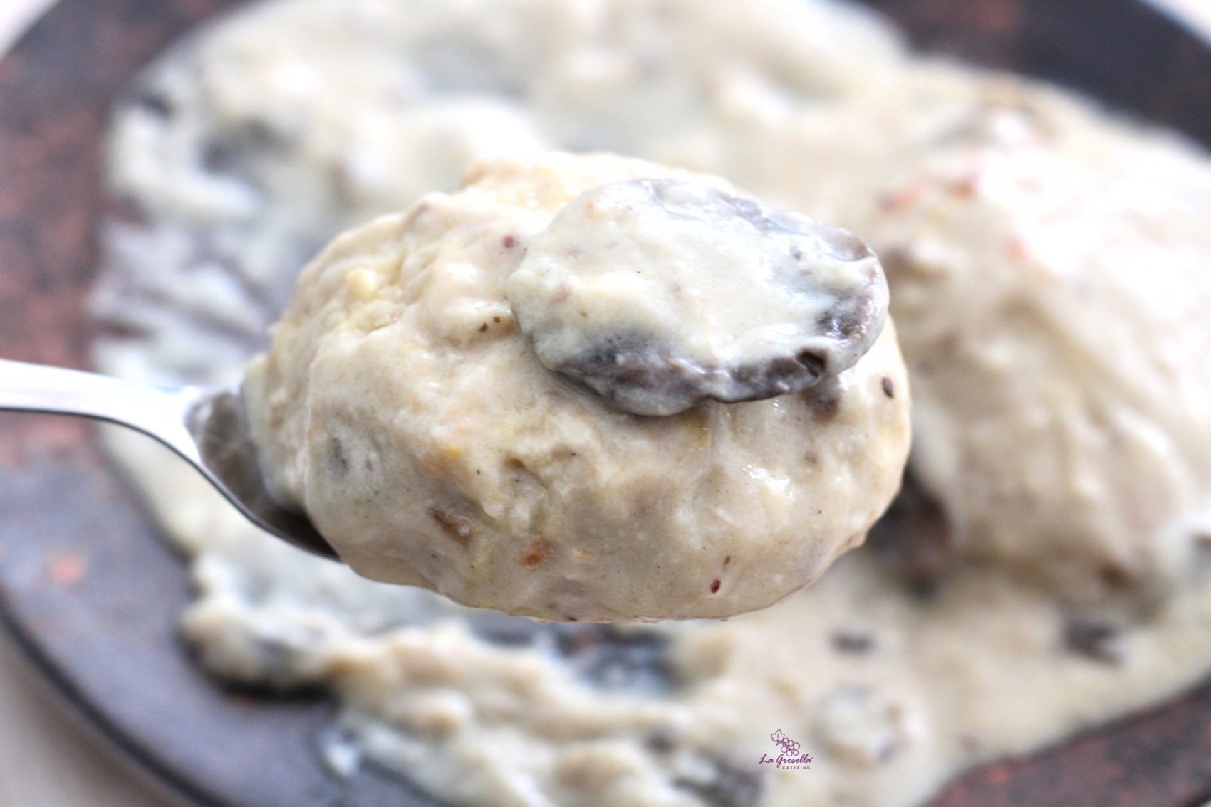 Albóndigas de pollo con salsa Strogonoff Albóndigas de pollo con salsa Strogonoff