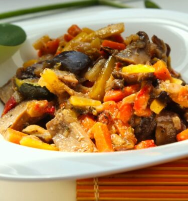 Salteado-meridional-con-setas-emplatado-de-La-Grosella