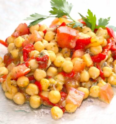 Ensalada de garbanzos con boquerones en vinagre de La Grosella