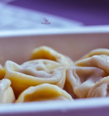 Raviolis rellenos de carne con mantequilla envase compostable de La Grosella