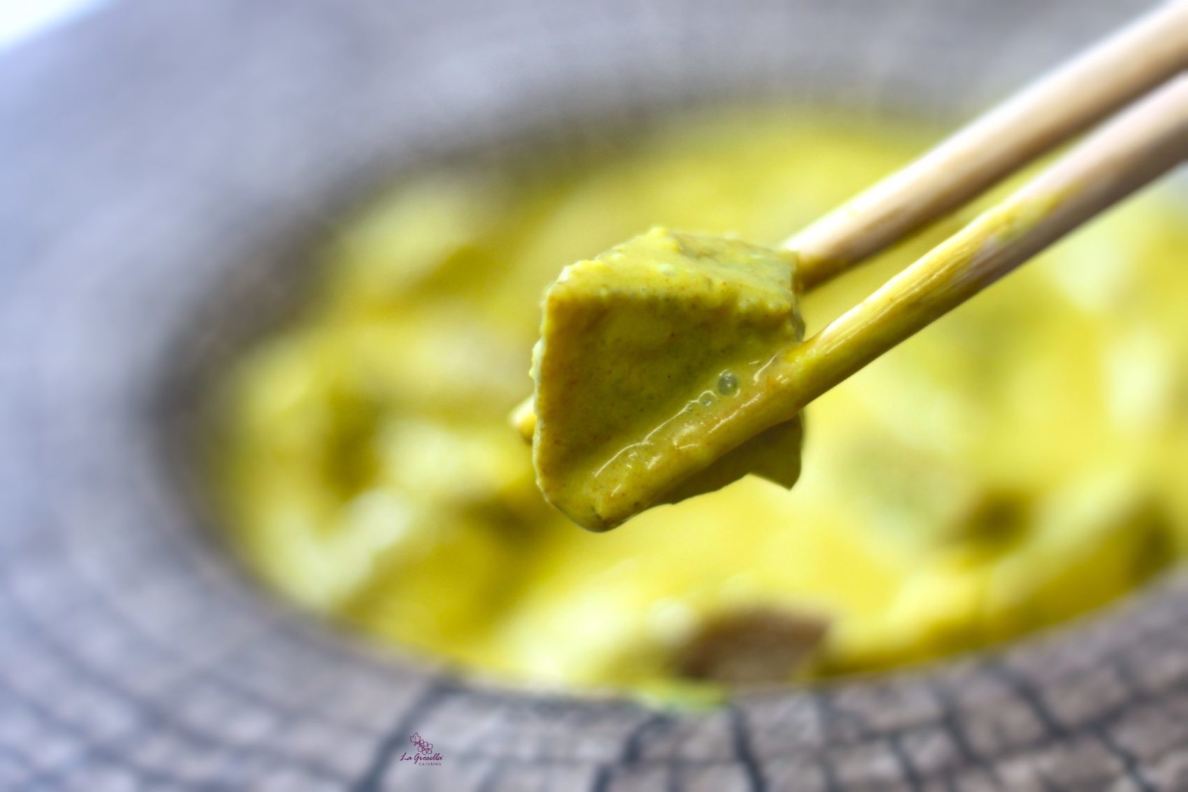 Filetes rusos de pescado con salsa riojana Seitán con salsa de curry amarillo y leche de coco