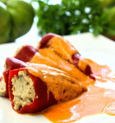 Pimientos del piquillo rellenos de pollo y setas de La Grosella 1