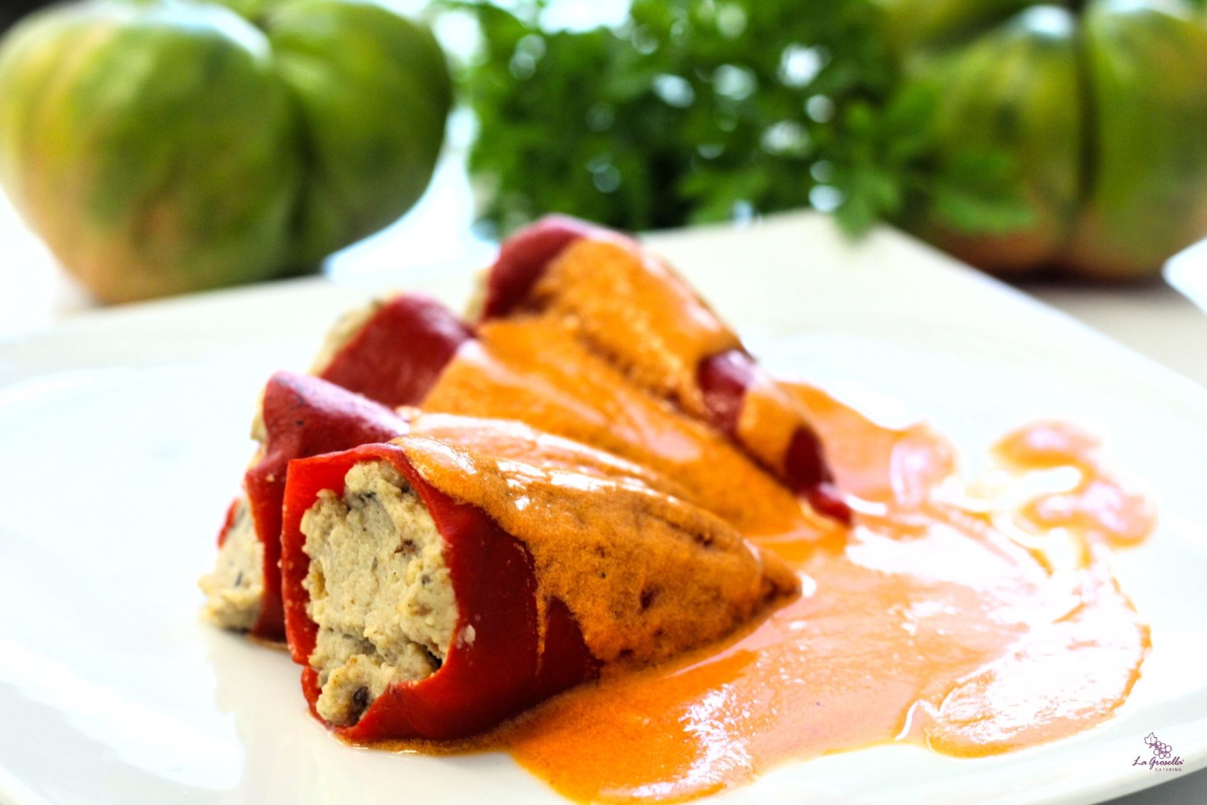 Pimientos del piquillo rellenos de pollo y setas Pimientos del piquillo rellenos de pollo y setas