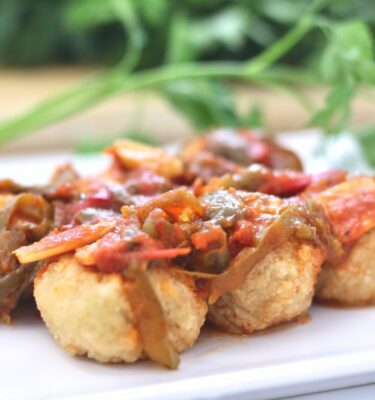 Albóndigas-de-merluza-con-salsa-riojana-de-La-Grosella