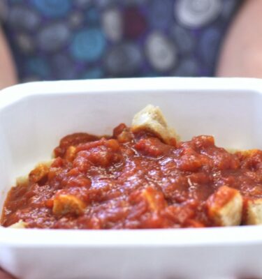 Seitán con salsa de tomate y albahaca fresca de La Grosella