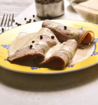 Ternera asada con salsa de pimienta de La Grosella