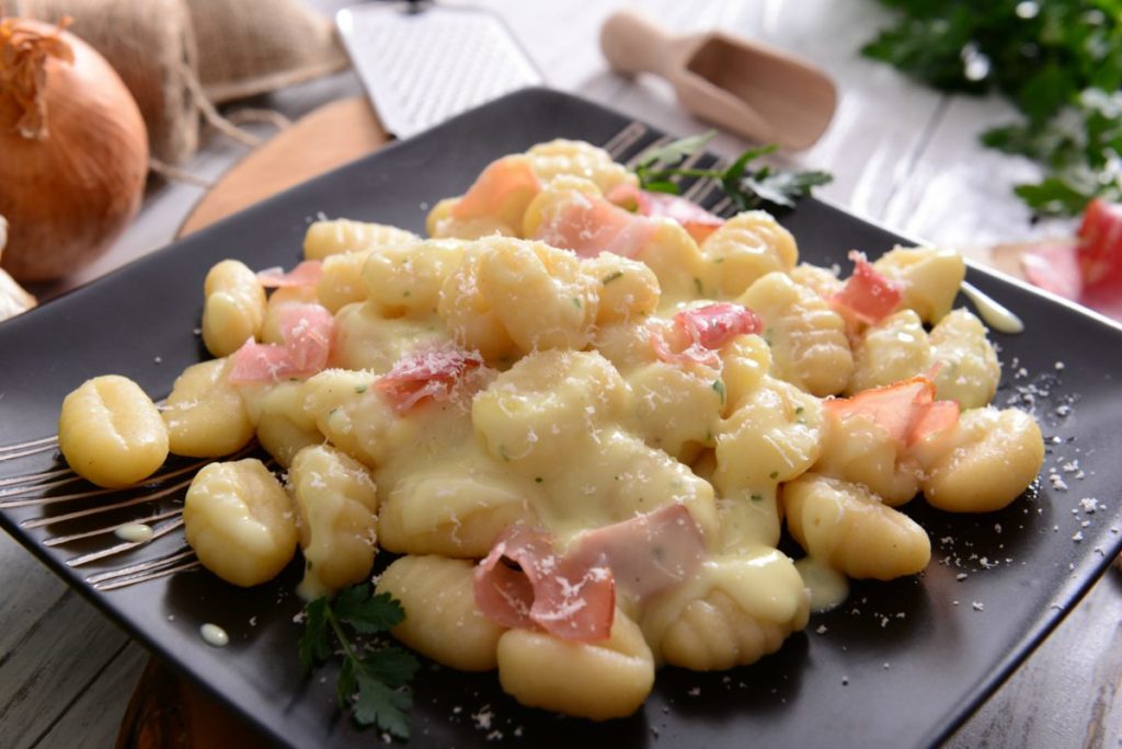 Ñoquis a la carbonara