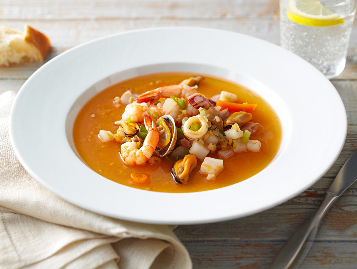 Caldereta de marisco y cazón de La Grosella