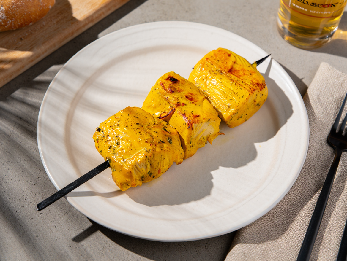 Caldereta de marisco y cazón Pinchos morunos de pollo amarillos