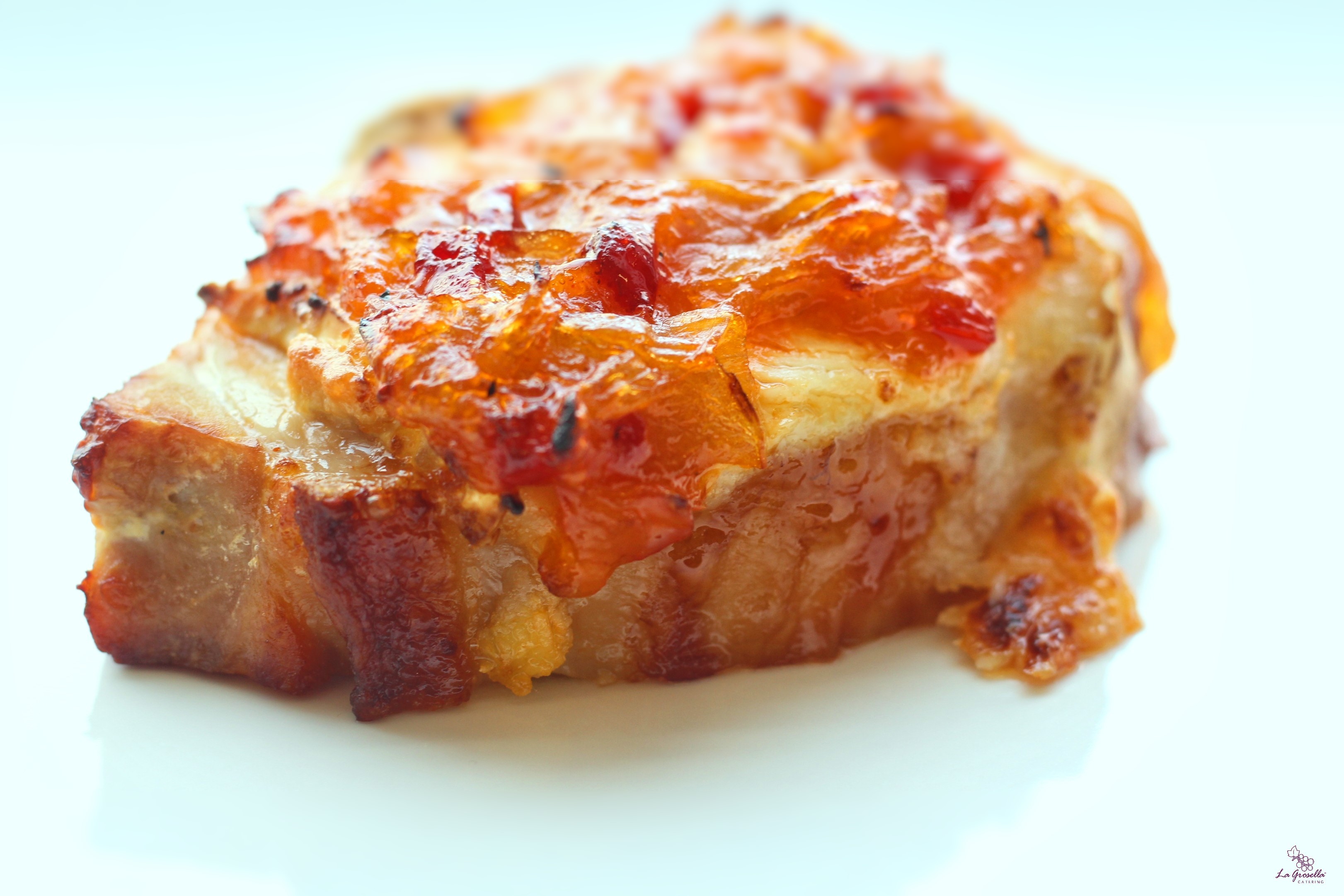 Lomo gratinado con queso de cabra y pimientos Lomo gratinado con queso de cabra y pimientos