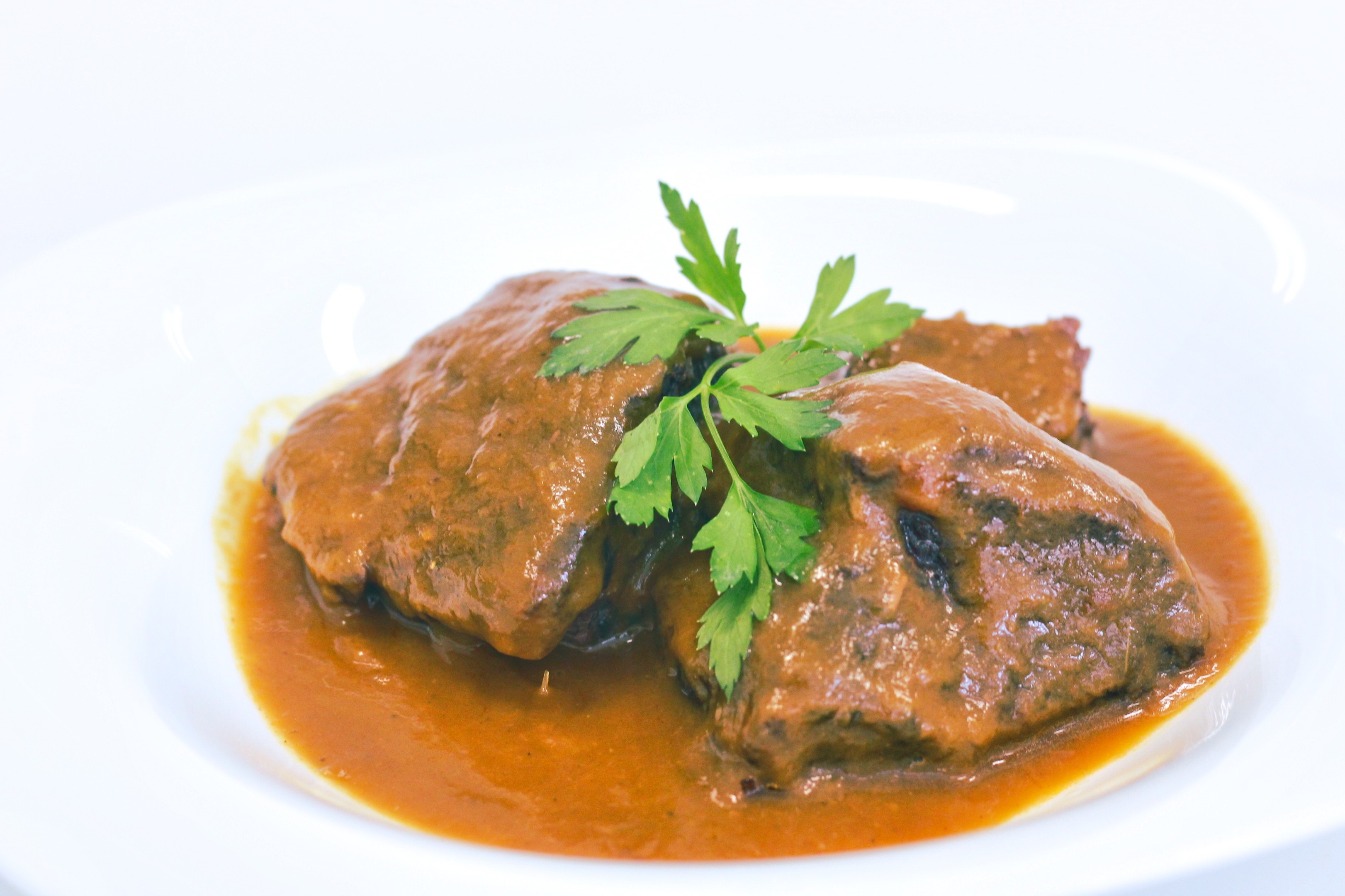 Pavo asado con salsa de verduras y vermú Pavo asado con salsa de verduras y vermú