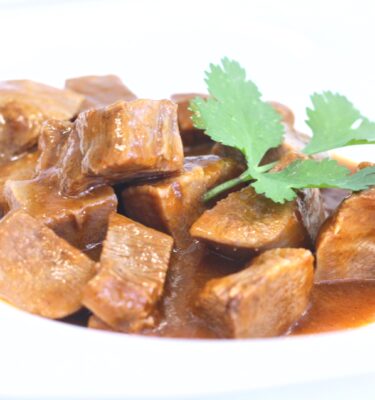 Lengua de vaca estofada de La Grosella