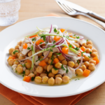 Comida a domicilio - Ensalada de garbanzos con naranja y bacalao