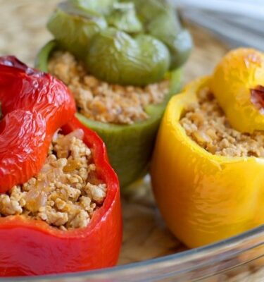 Pimientos rellenos de carne y arroz