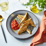 Comida a domicilio - Caballa a la plancha con salsa de tomate