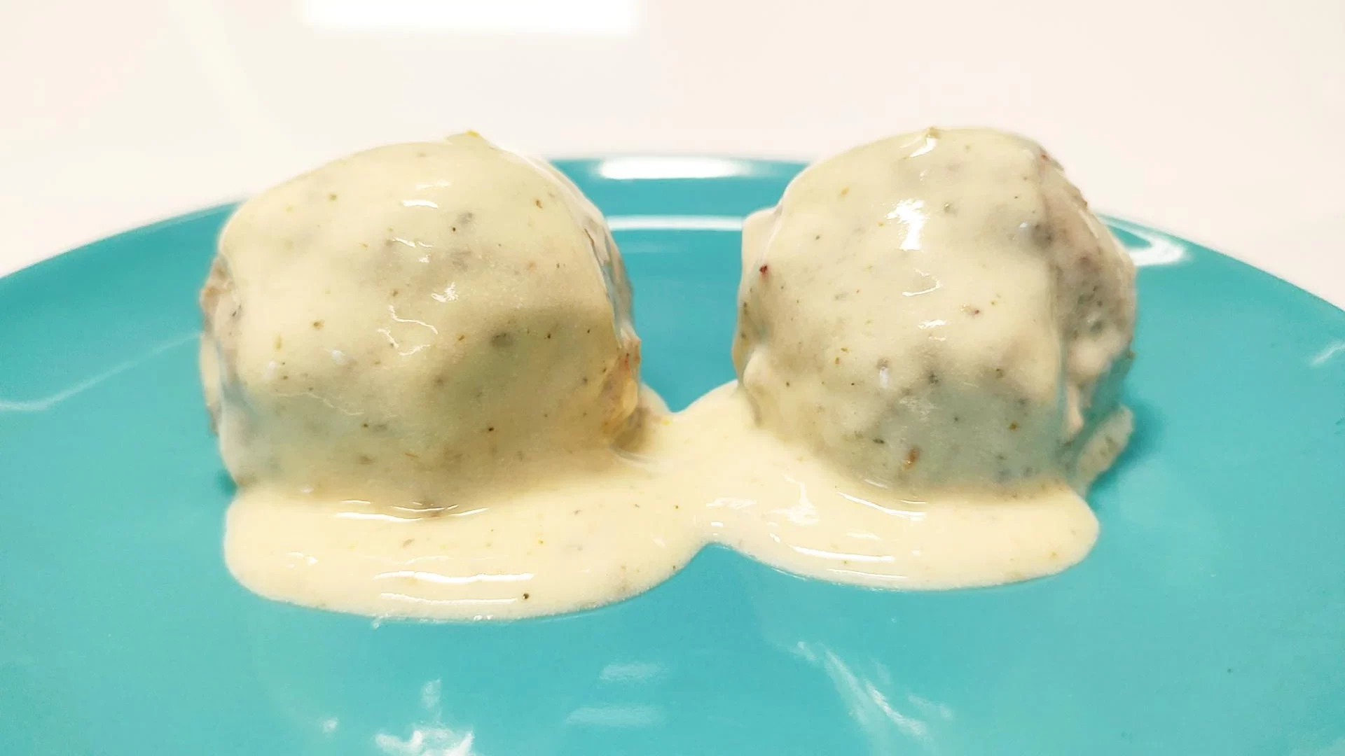 Albóndigas de cordero y ternera con salsa de yogur Albóndigas de cordero y ternera con salsa de yogur