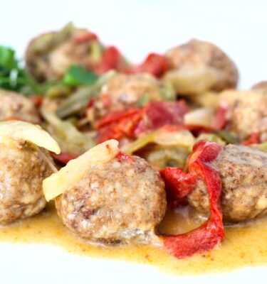 Albóndigas thai con leche de coco de La Grosella