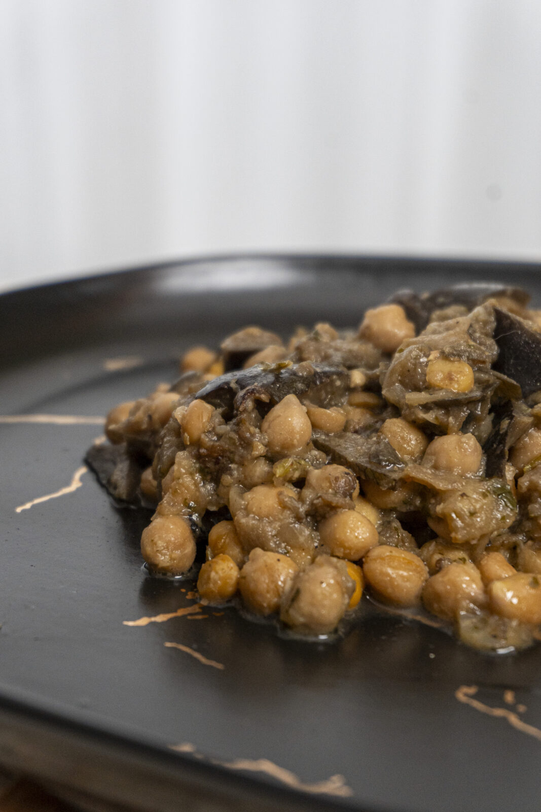 Garbanzos con berenjenas y salsa tahini Garbanzos con berenjenas y salsa tahini