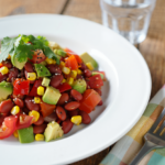 Comida a domicilio - Ensalada de alubias pintas con aguacate