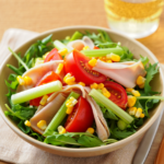 Comida a domicilio - Ensalada verde con pavo y apio