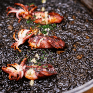 Arroz negro con calamares