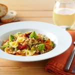 Comida a domicilio - Ensalada de pasta con lacón y brócoli