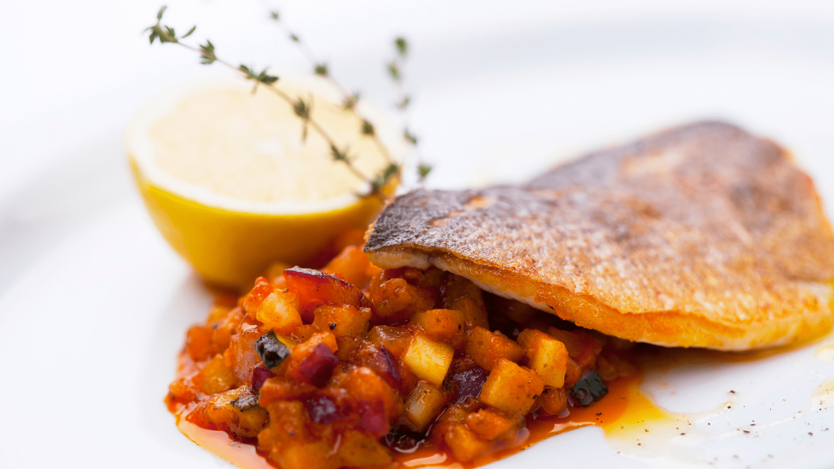 Palometa con pisto manchego de La Grosella