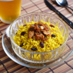Comida a domicilio - Pilaf de trigo tierno con pollo al curry amarillo