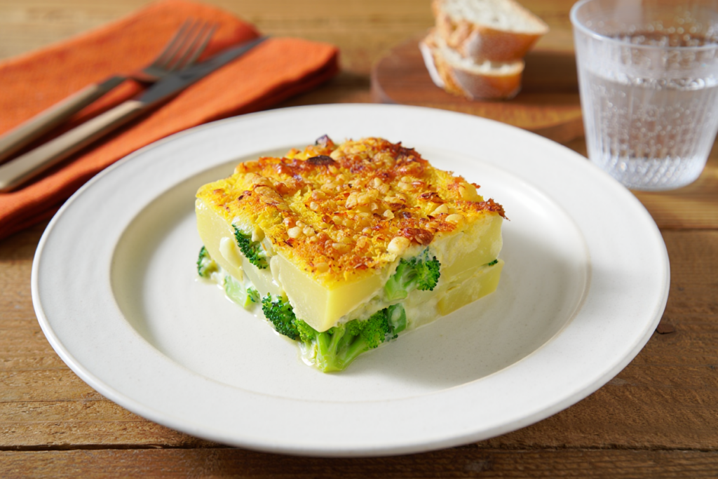Gratén de patata con brócoli y tres quesos