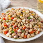 Comida a domicilio - Ensalada de alubias con atún y feta