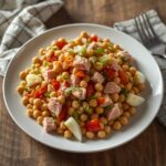 Comida a domicilio - Ensalada de garbanzos con atún y pimientos del piquillo